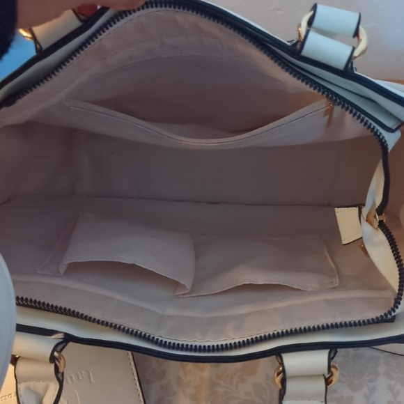 Handbag - Picture 15 of 15